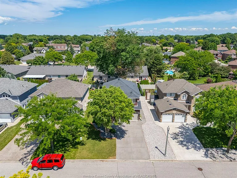1376 Lakeview Ave — Photo 47