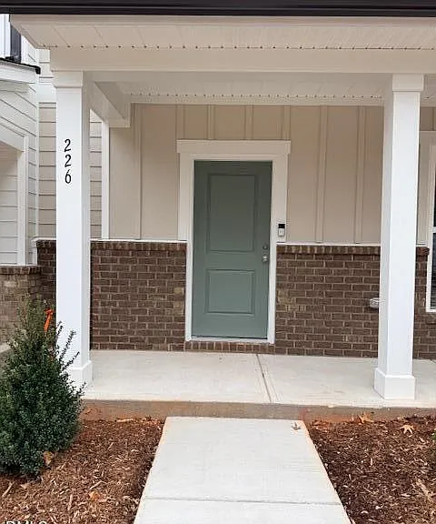 315 Fosterton Cottage Way — Photo 2