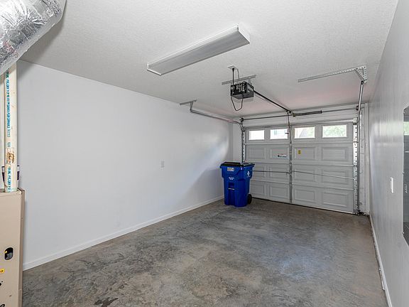3rd image of 6924 La Christa Way
