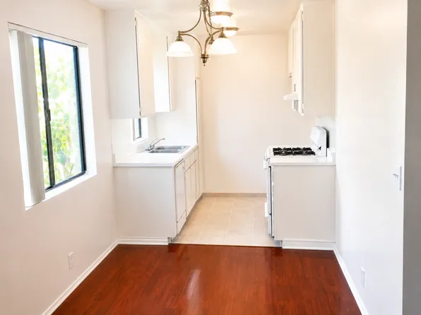 The Oaks, 13518 Burbank Blvd APT 6, Sherman Oaks, CA 91401