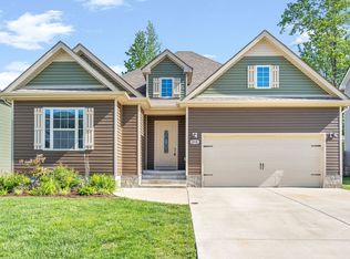 515 Sourwood Dr, Clarksville, TN 37042