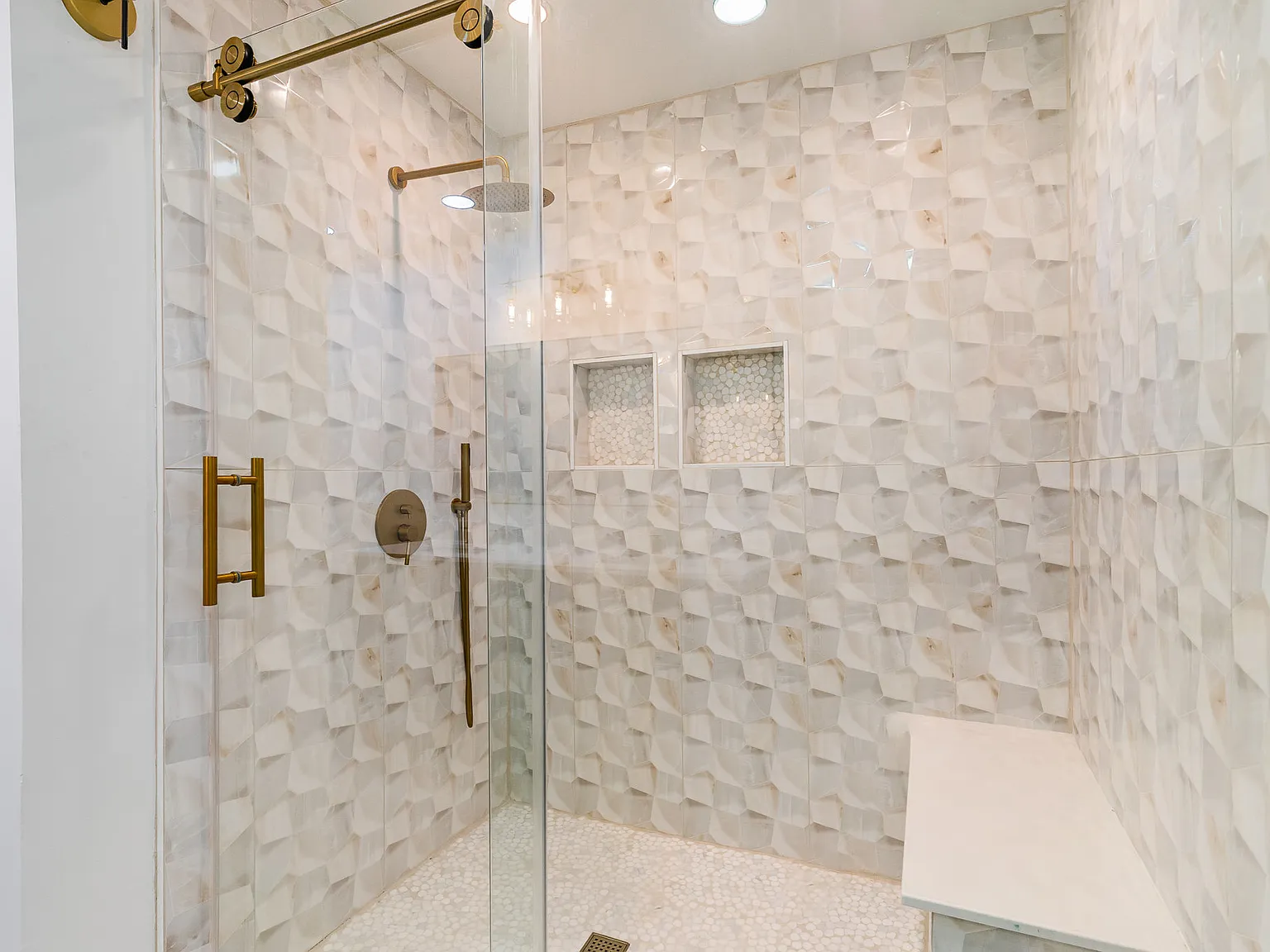 4 bed, 1934 sqft, $3,500 — Photo 3