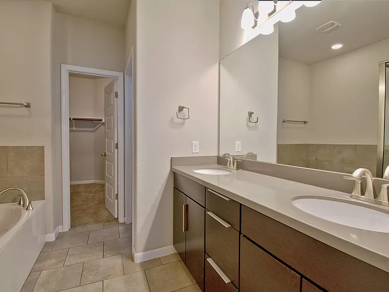 504 Hummingbird Ln #A — Photo 14