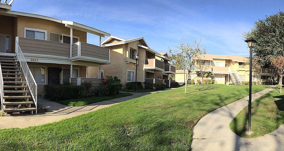 1st image of 3627 Oak Creek Dr Unit B