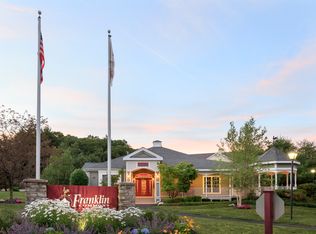 2 Gatehouse Ln APT 231, Franklin, MA 02038
