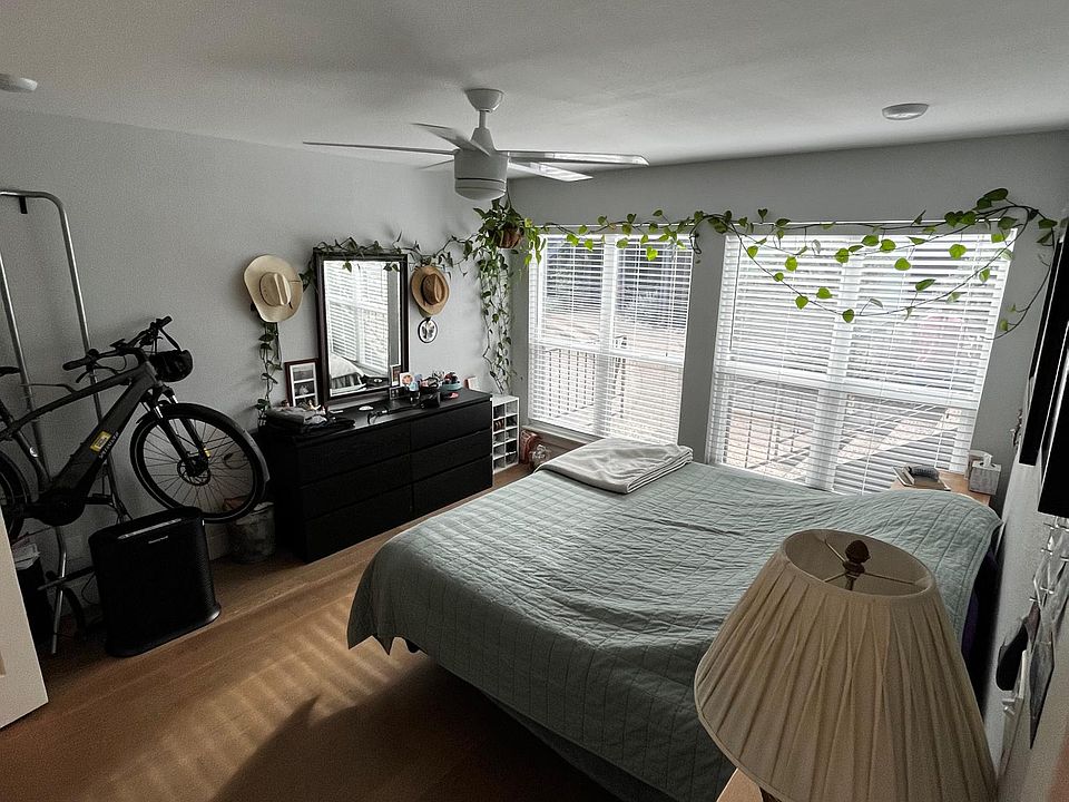Master bedroom, king size bed for reference