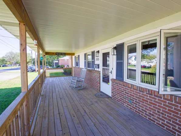 555 W 3rd St, Marysville, OH 43040