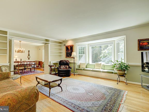 3rd image of 3516 Sterling Ave