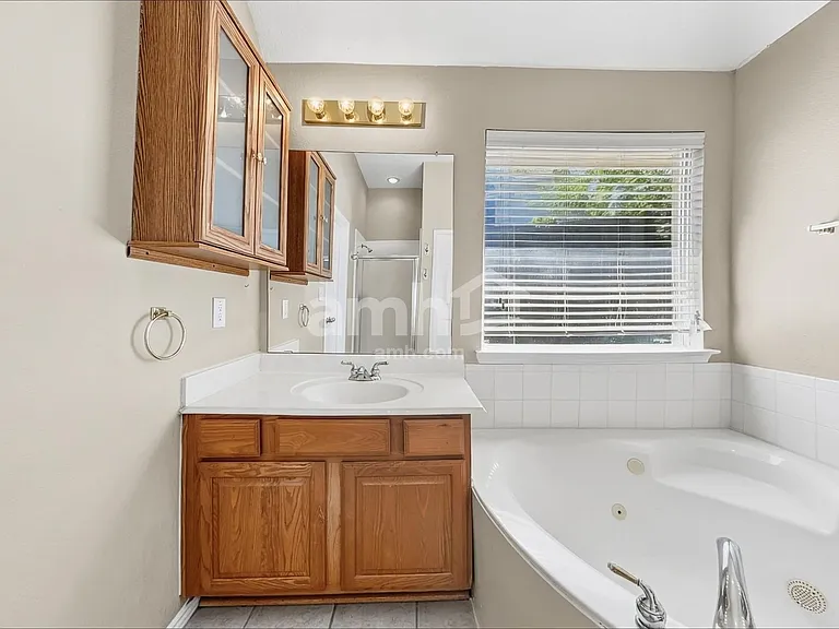 4308 Rebecca Ct — Photo 11