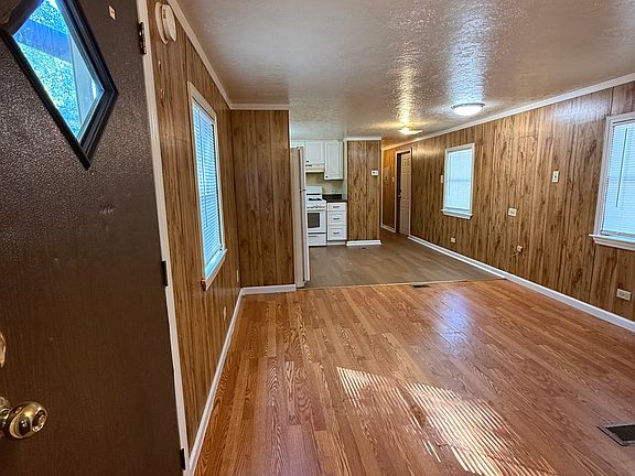 3rd image of 753 Cline St #2