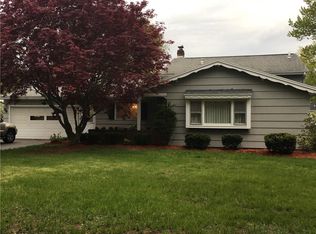 5 Hillswood Rd, Rochester, NY 14624