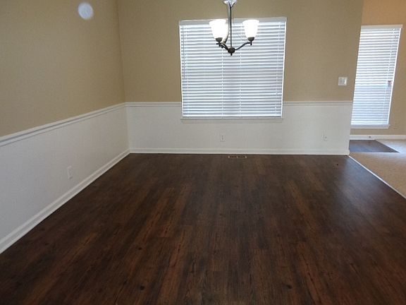 3rd image of 1923 Turfland Dr