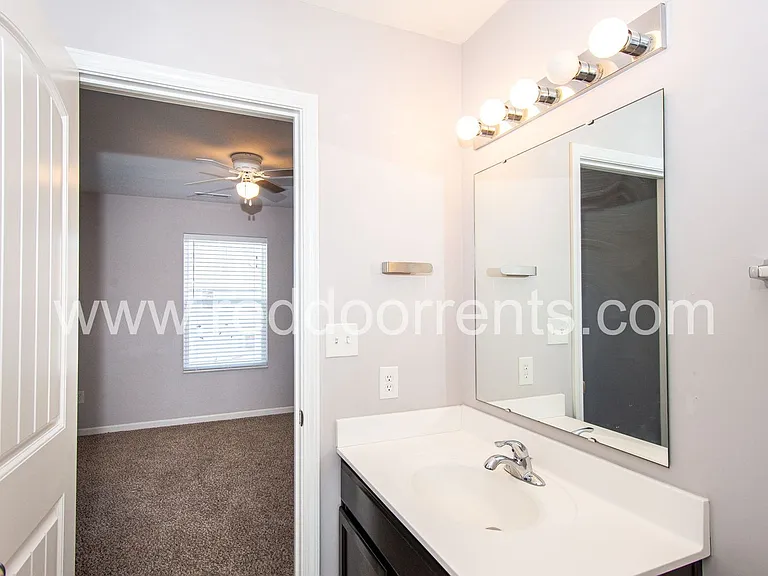 806 Kelly Pass — Photo 27
