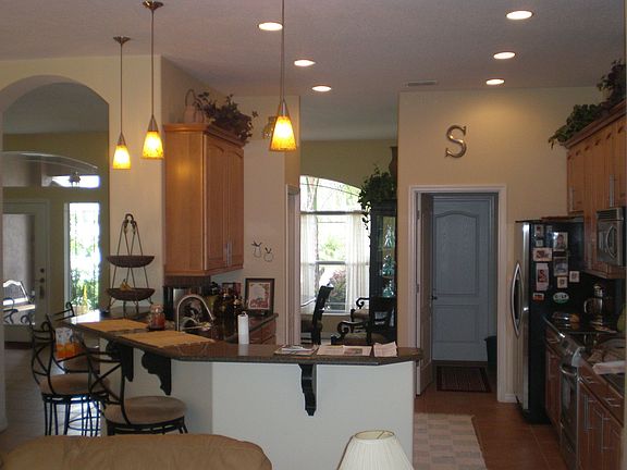 3rd image of 8 Lake Placid Pl