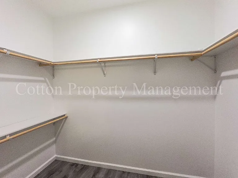 2709 Worth Dr — Photo 24
