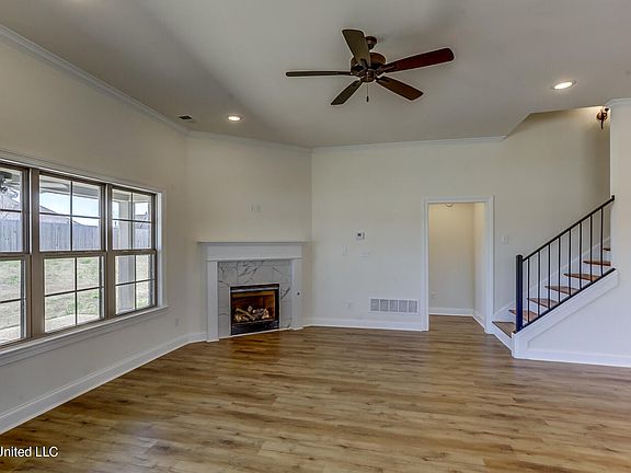 2nd image of 3828 Andreas Dr