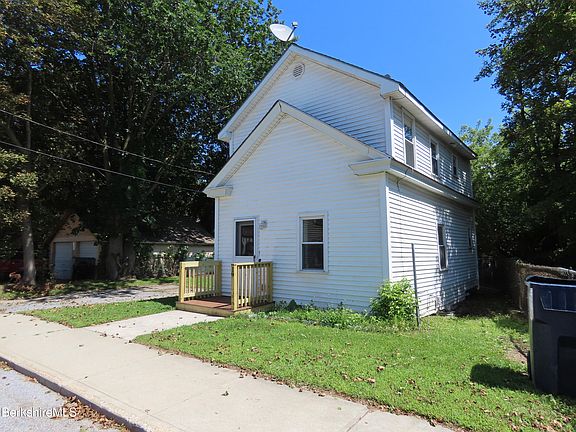 2nd image of 19 Pine St