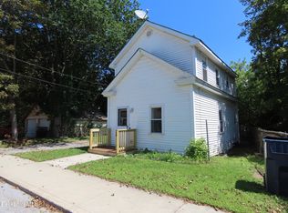 19 Pine St, Adams, MA 01220