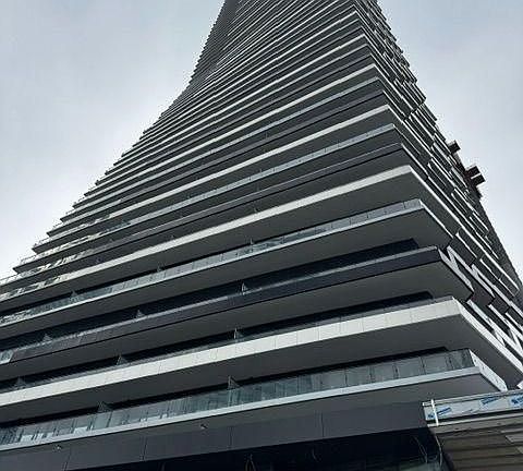 2nd image of 448 Burnhamthorpe Rd W #607