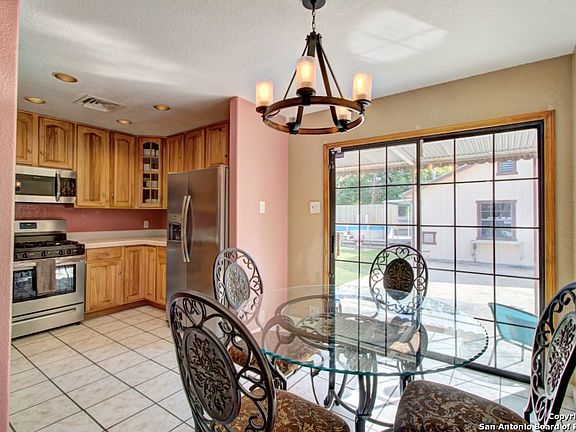 4th image of 202 Northgate Dr