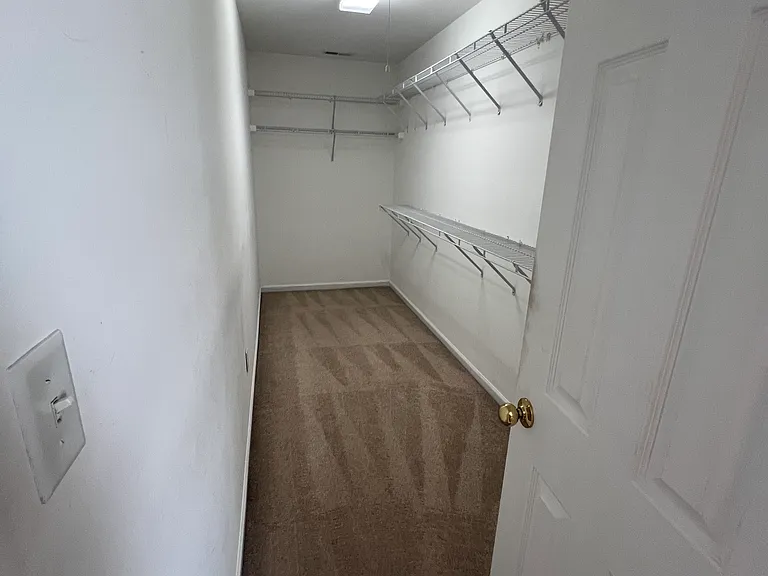 4461 Canterbury St — Photo 21