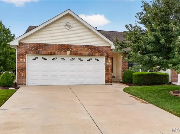 51 Huntgate Dr #9A, Saint Peters, MO 63376