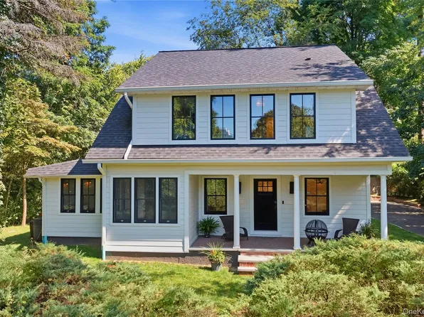 10 The Locusts, Roslyn Estates, NY 11576