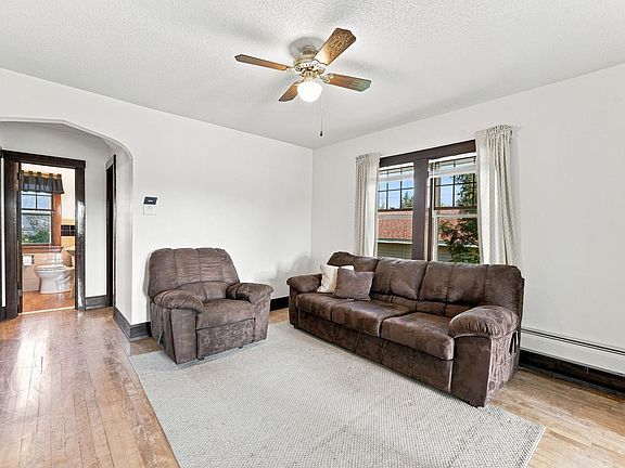 5th image of 105 N Boundary Ave