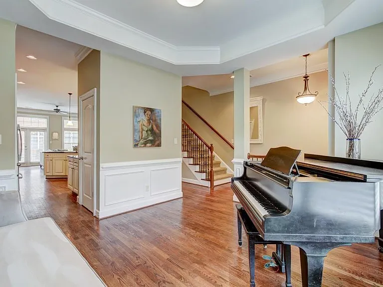 905 Telfair Close — Photo 6
