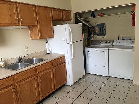 3rd image of 209-213 S Main St