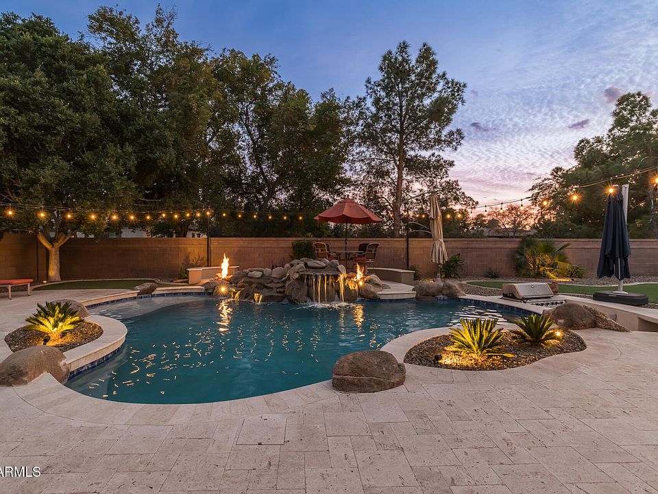 1st image of 801 W MACAW Drive