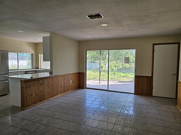 3rd image of 4060 Sail Dr