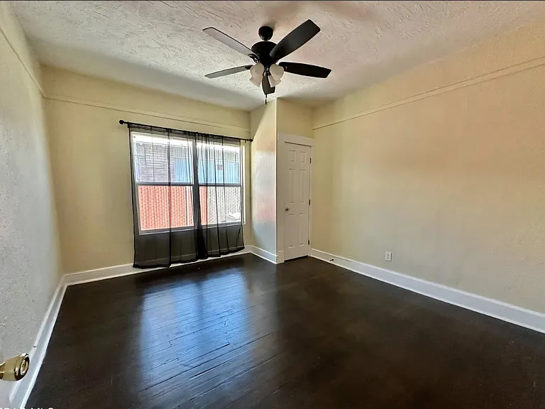 3312 Montana Ave — Photo 8