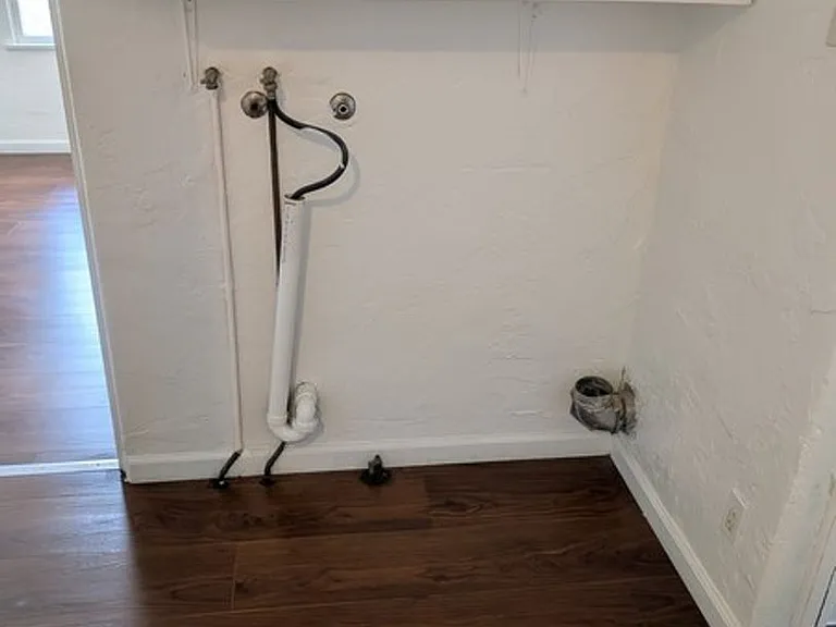 301 E Fesler St — Photo 11