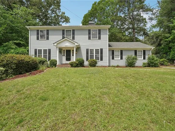 5717 Braddock Ct, Dunwoody, GA 30350