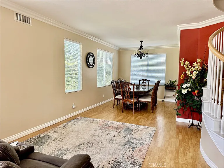 21 Foxcrest — Photo 3