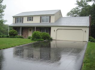 145 Rustic Oak Dr, Southington, CT 06489