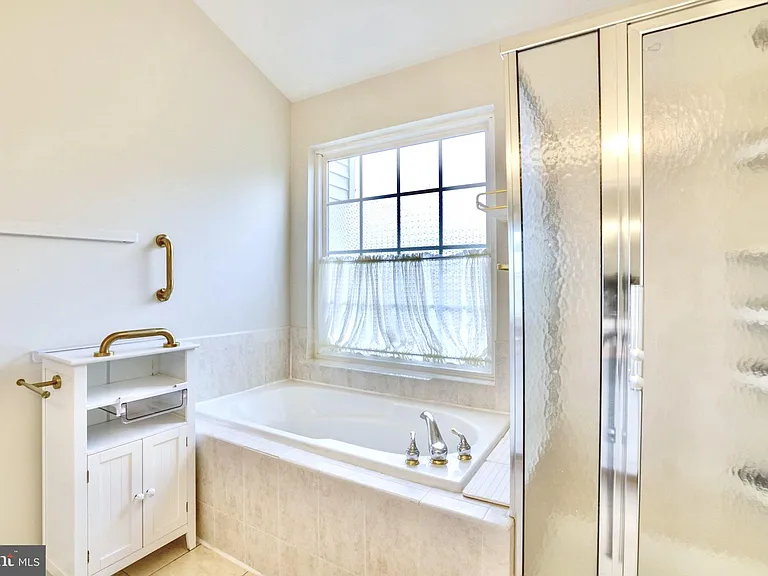7372 Ardglass Dr — Photo 31
