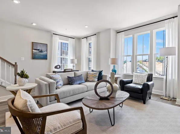 24147 Pissarro Dr, Sterling, VA 20166