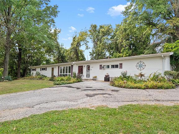 2nd image of 12343 Fontaine Ln