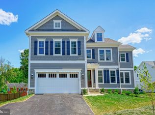 204 Courthouse Rd SW, Vienna, VA 22180