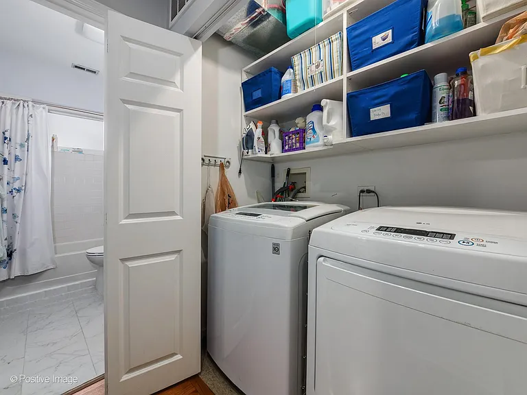 2735 N Kenmore Ave #2 — Photo 3