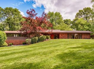 11 Winding Brook Ln, Saint Louis, MO