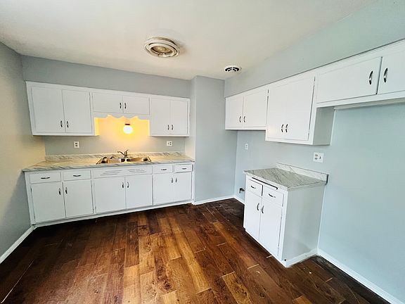 4th image of 4947 N 51st Blvd