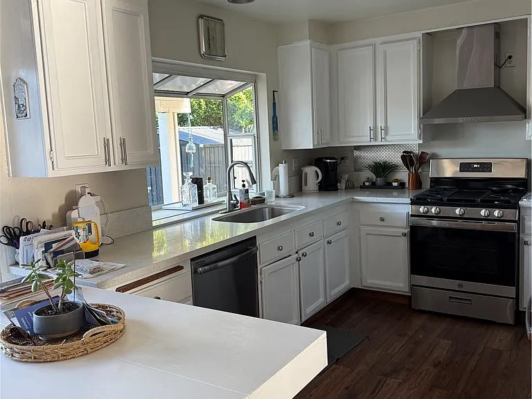 10 Briarglenn — Photo 12