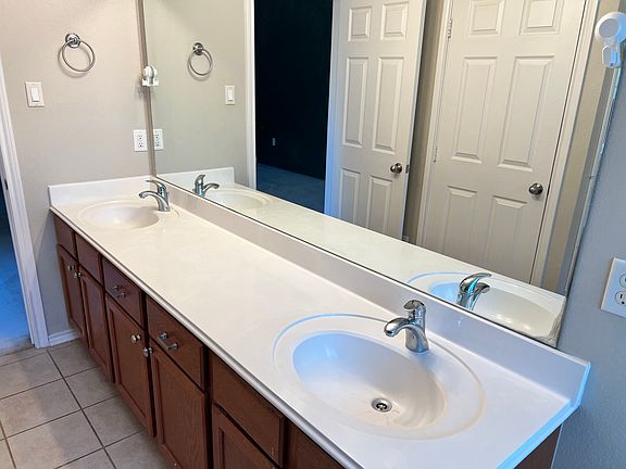4th image of 2020 Eden Dr