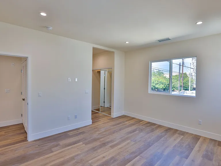 5536 Lexington Ave — Photo 39