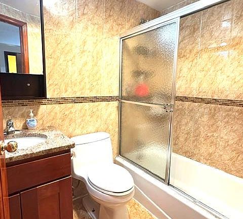 4th image of 14437 Melbourne Avenue