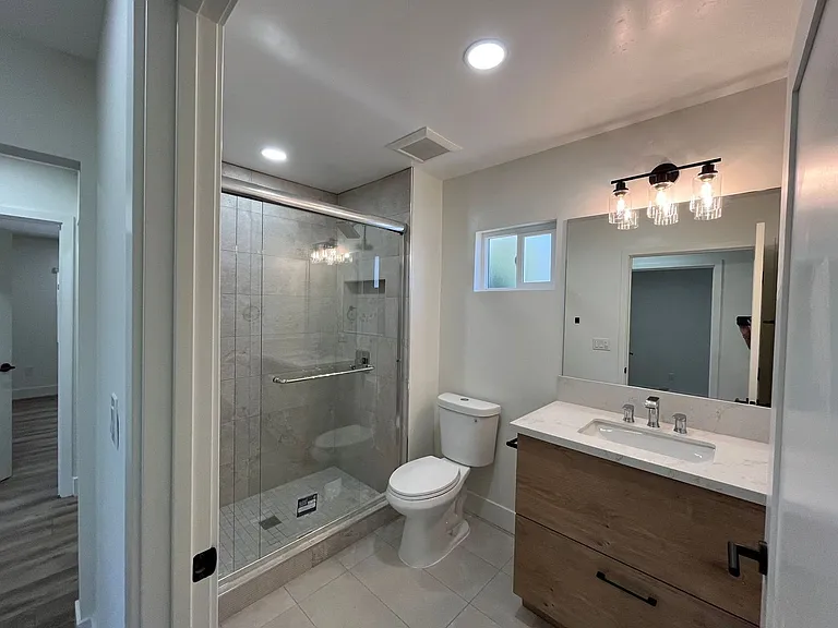 5244-5244 Unit 101 East Falls View Dr. — Photo 3