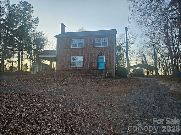 3rd image of 313 Mountain Creek Rd